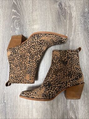 Dolce Vita distressed Leopard Print Women's Ankle Boots - Brown